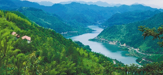 2013年5月,千峡湖(即滩坑水库)库区渤海段湖面远景.