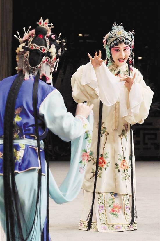 王奉梅在2015大师版《牡丹亭·写真》演出中.